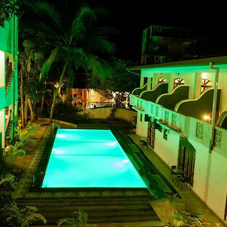 Prince Beach Hotel Bentota Buitenkant foto