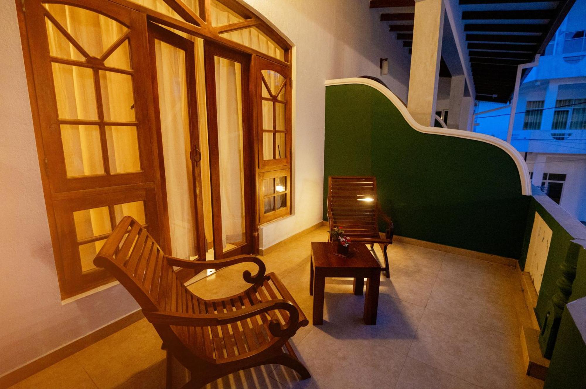 Prince Beach Hotel Bentota Buitenkant foto