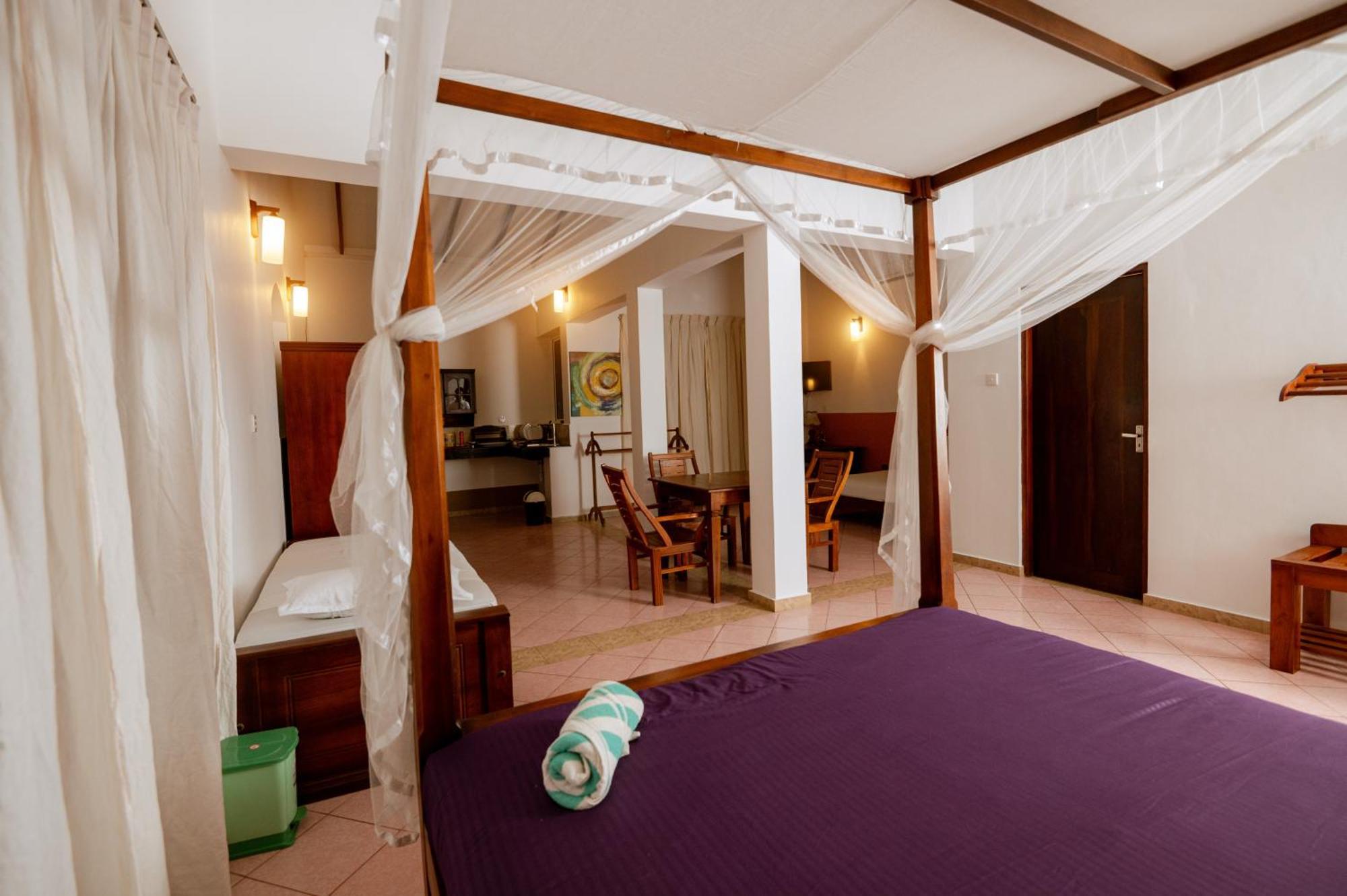Prince Beach Hotel Bentota Buitenkant foto
