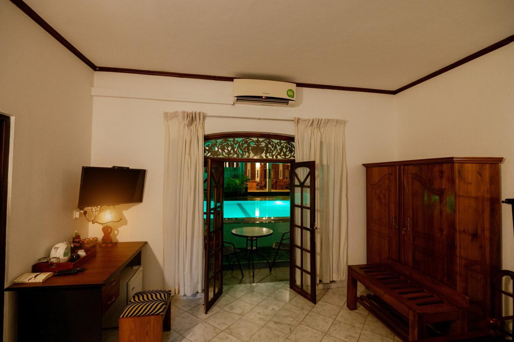 Prince Beach Hotel Bentota Buitenkant foto