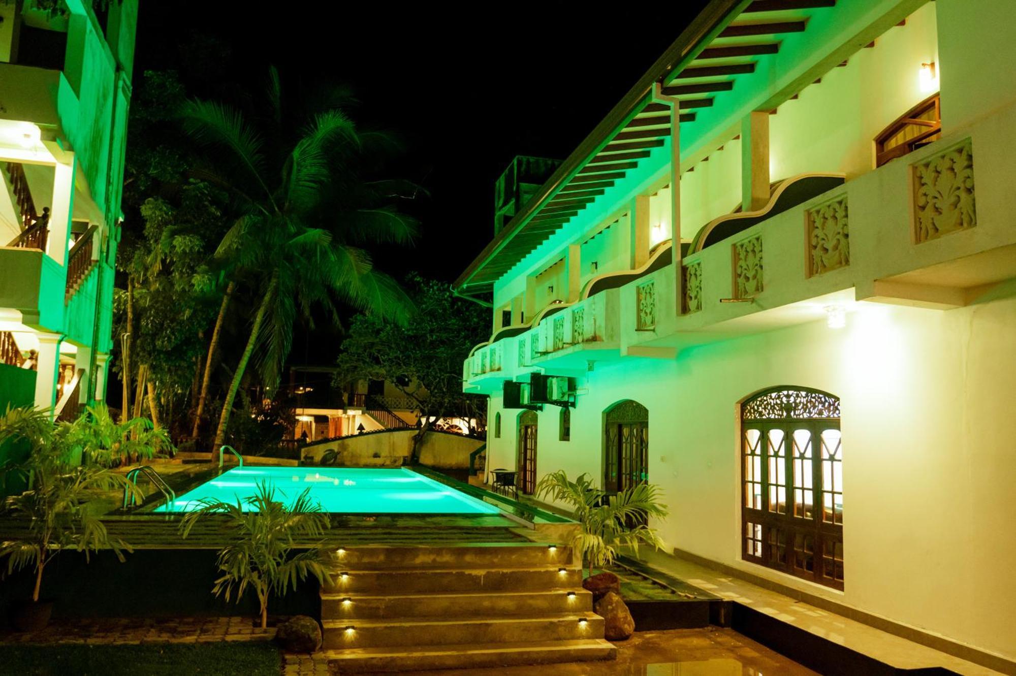 Prince Beach Hotel Bentota Buitenkant foto