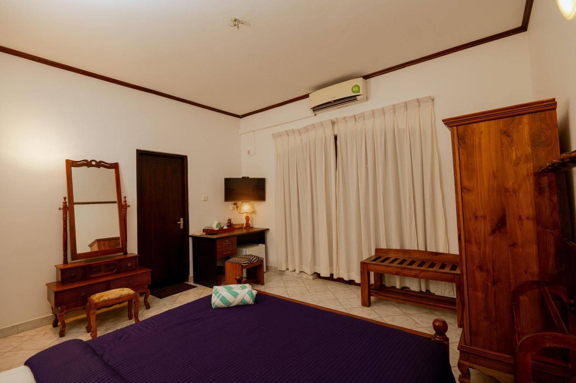 Prince Beach Hotel Bentota Buitenkant foto