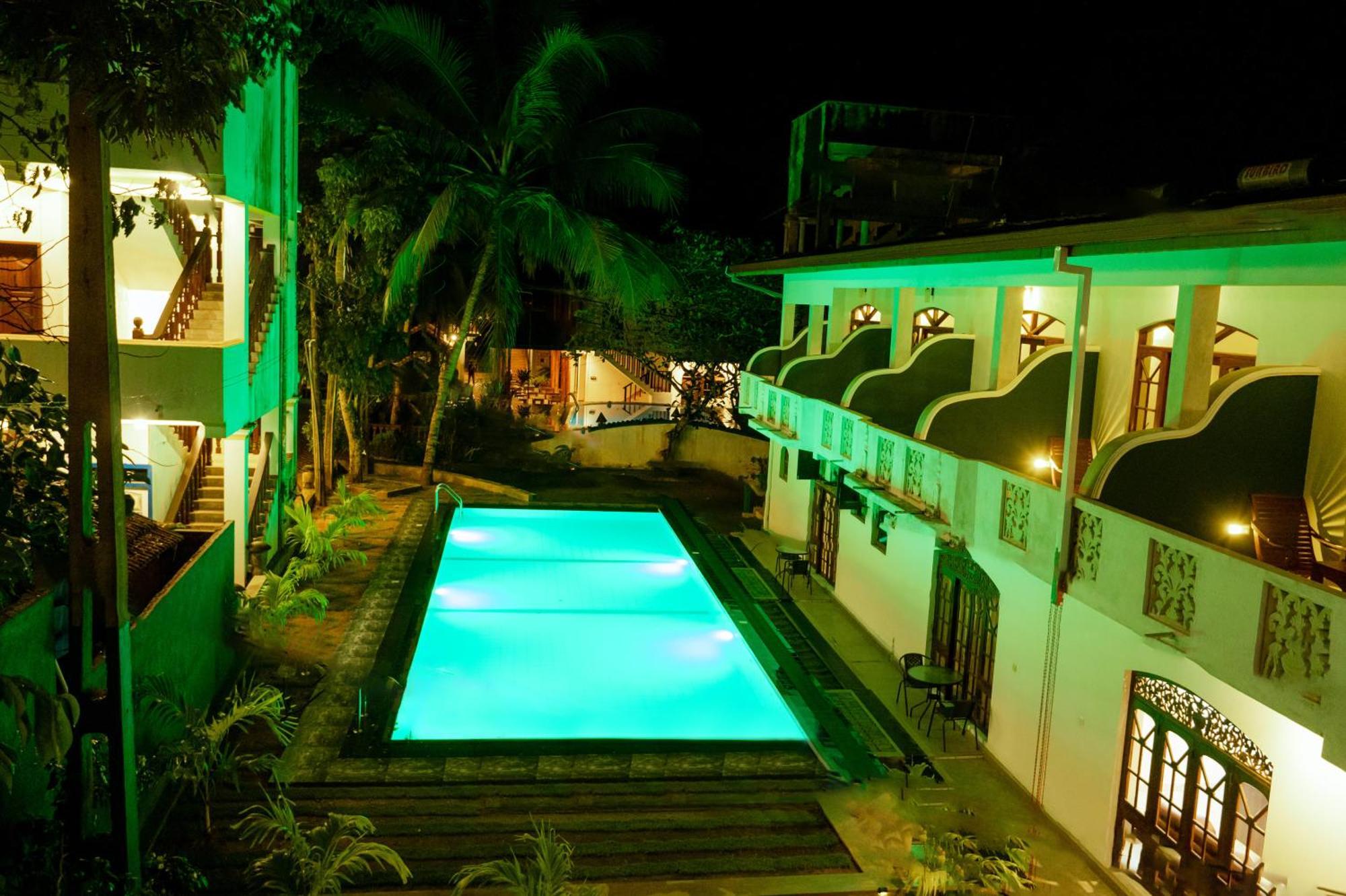 Prince Beach Hotel Bentota Buitenkant foto