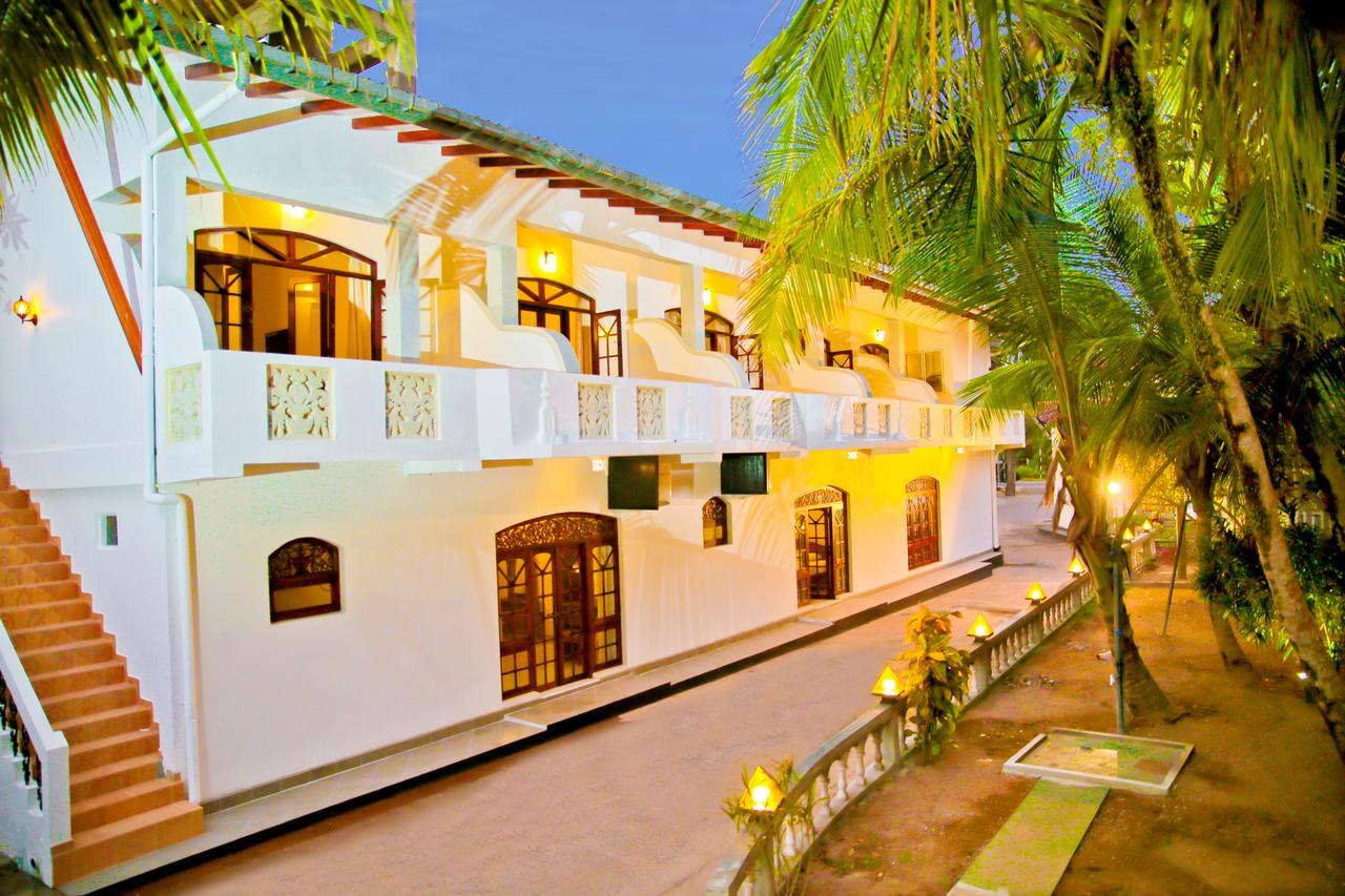 Prince Beach Hotel Bentota Buitenkant foto
