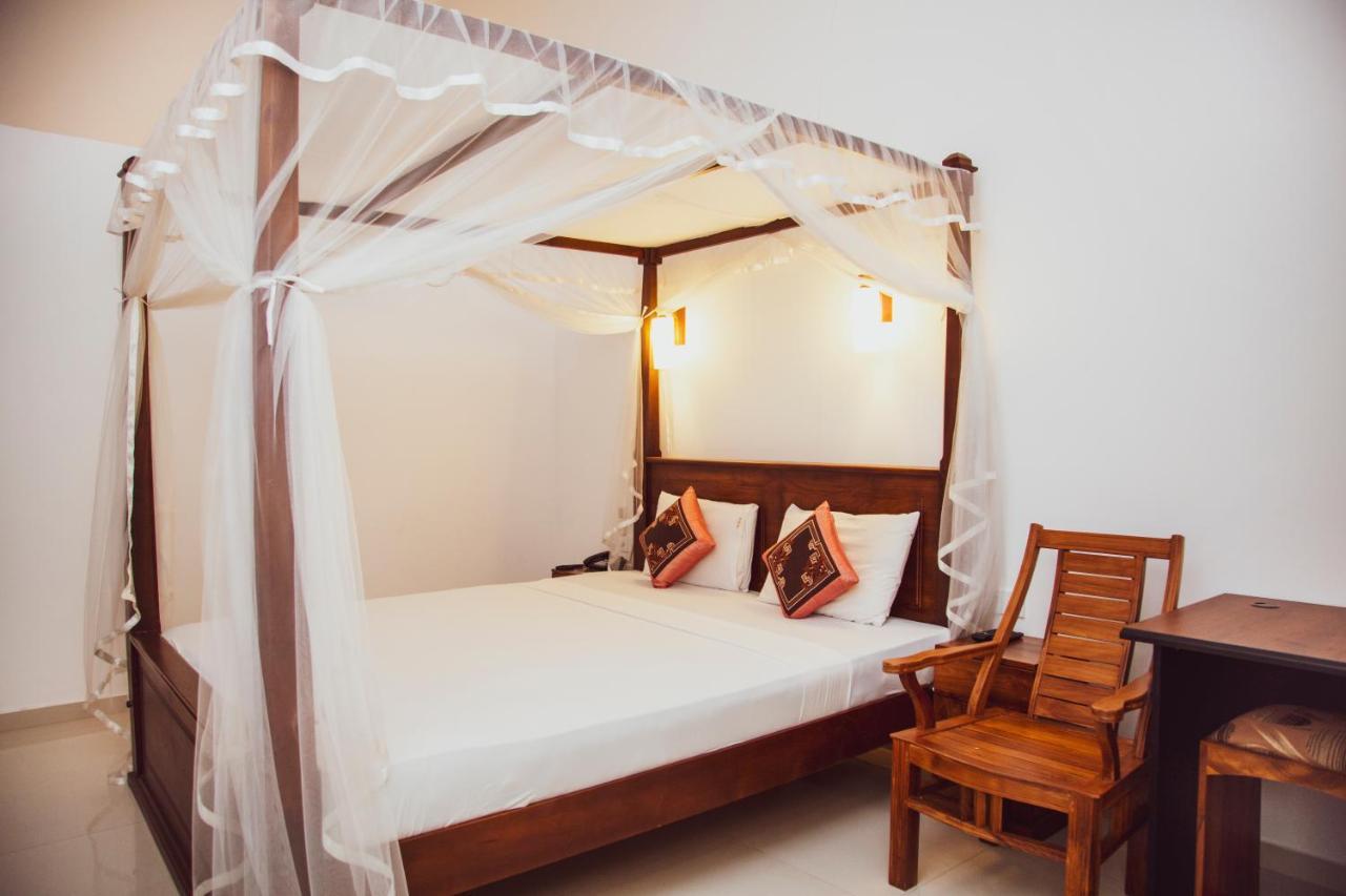 Prince Beach Hotel Bentota Buitenkant foto