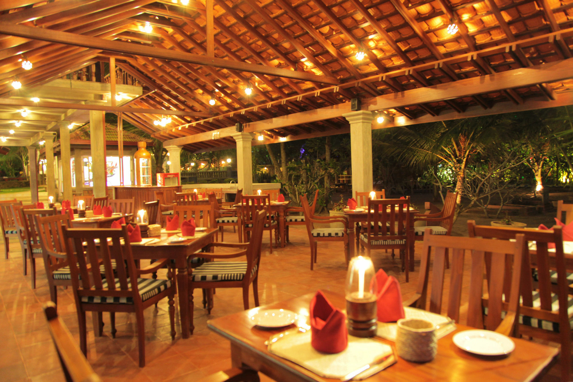Prince Beach Hotel Bentota Buitenkant foto