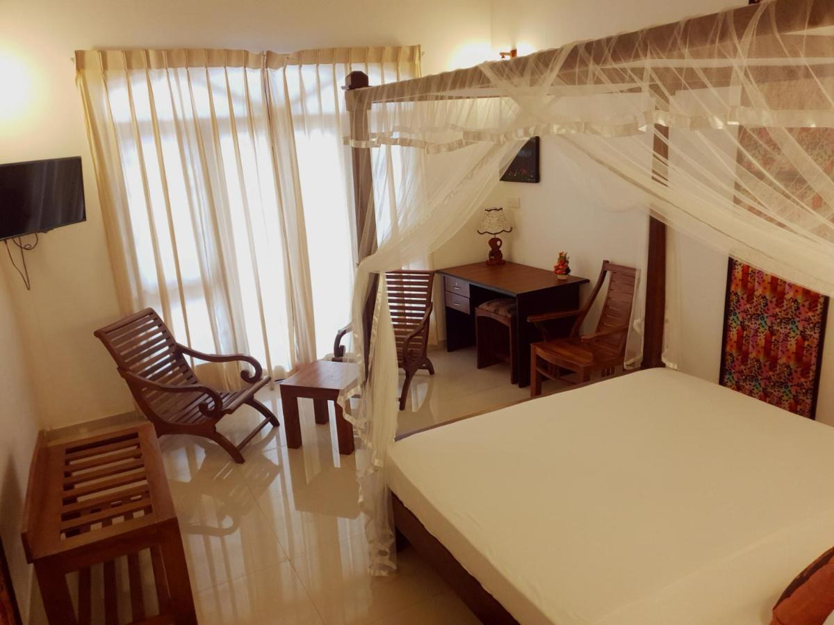 Prince Beach Hotel Bentota Buitenkant foto